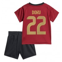 Camiseta Bélgica Jeremy Doku #22 Primera Equipación para niños Eurocopa 2024 manga corta (+ pantalones cortos)